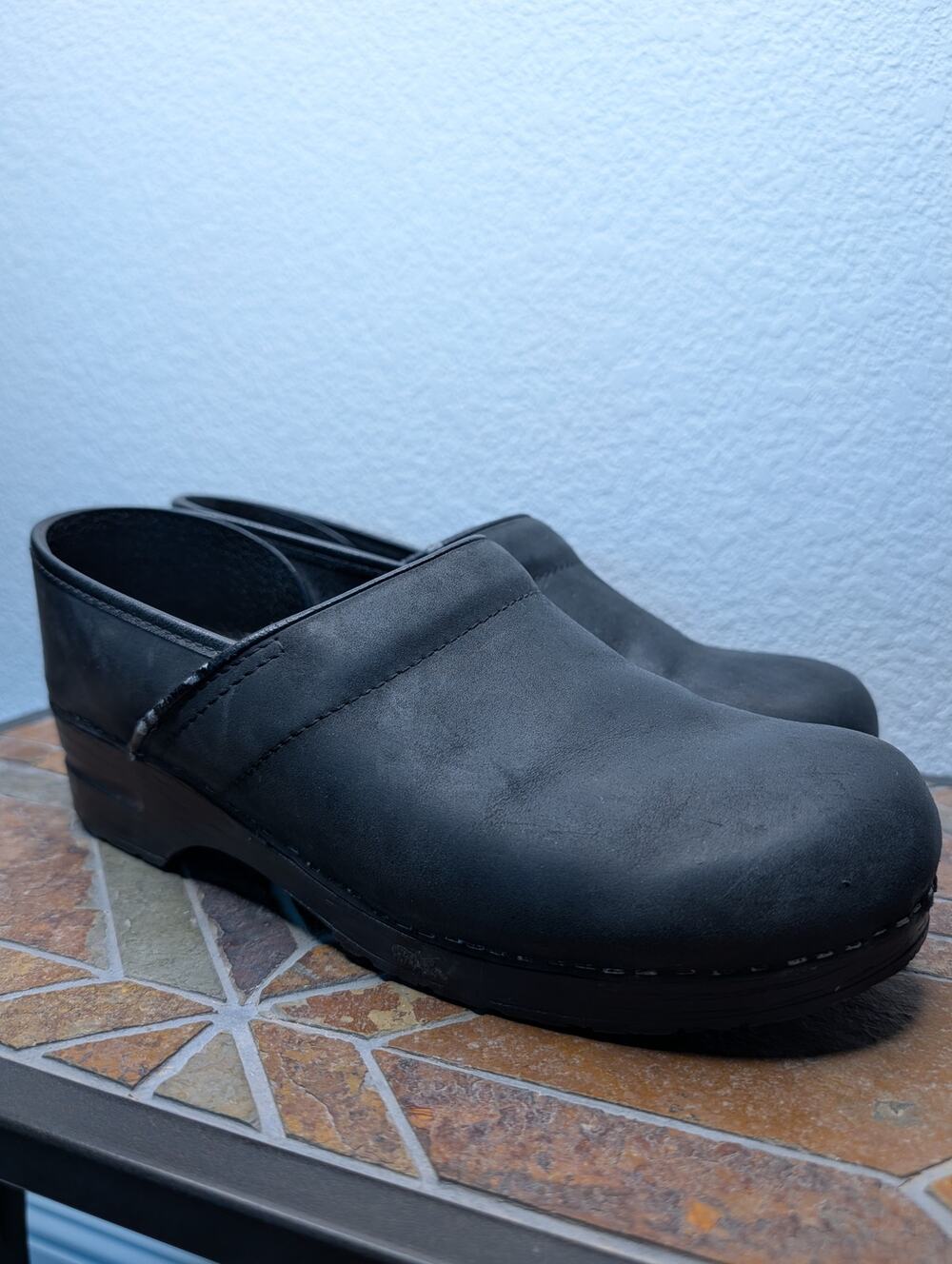 Dansko Genuine Black Leather Clogs 42 / 10.5-11 Nurse Comfort Medical Healthcare